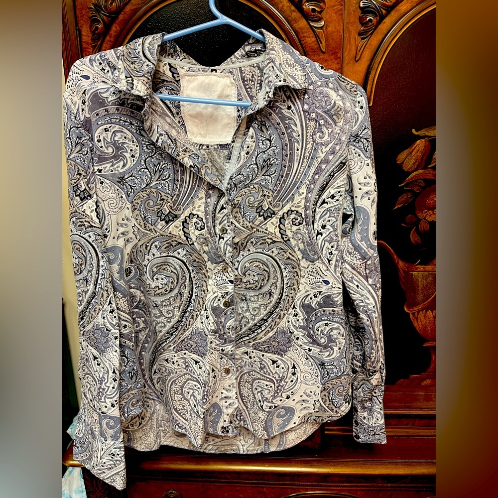 Medium Cino Brand shirt good condition cute paisley like print